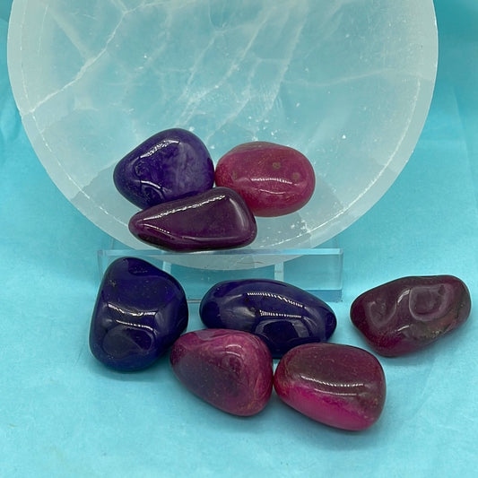 Pink/purple dyed agate